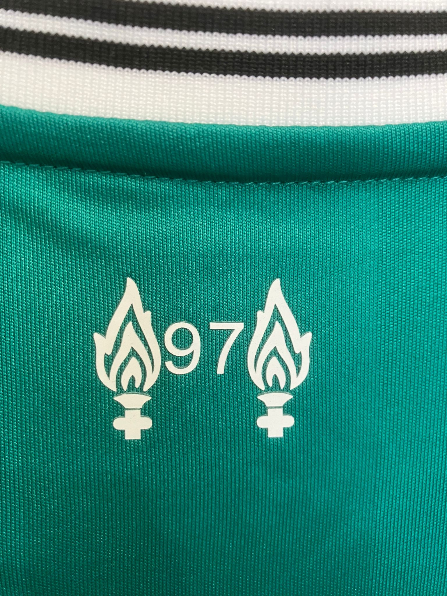 🌪️ La Mística de Anfield por el Mundo – Liverpool 2025/26 Alternativa