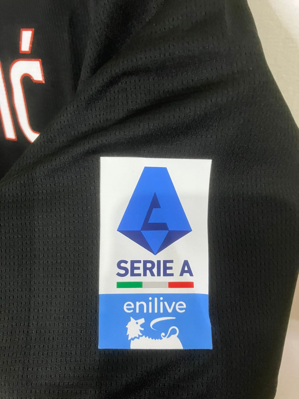 🎩 Clase Eterna en San Siro – AC Milan 2025/26 Titular - Luka Modrić