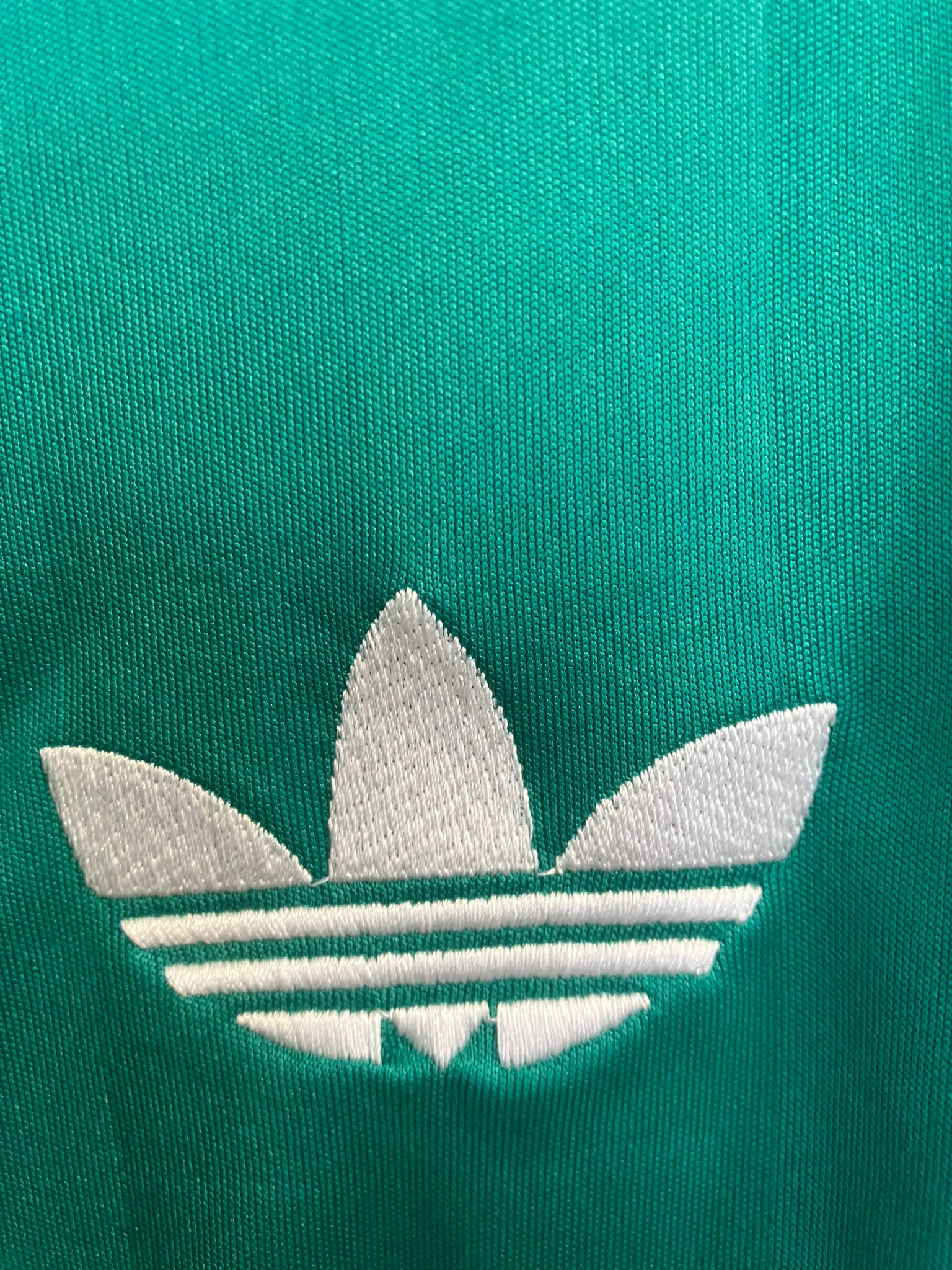 🌪️ La Mística de Anfield por el Mundo – Liverpool 2025/26 Alternativa