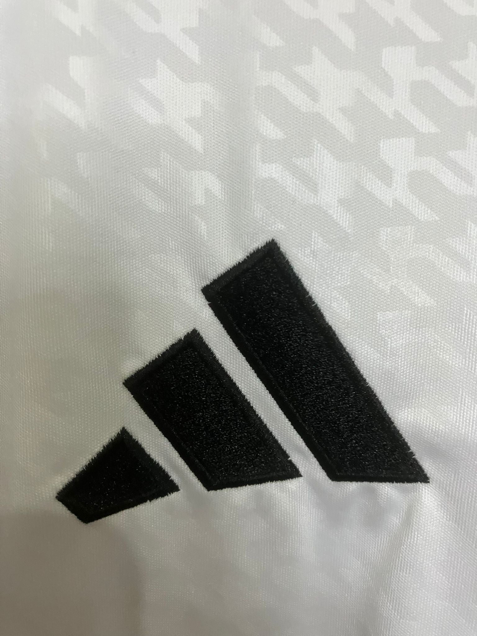 🦅 El Halcón de la 8 – Real Madrid 2024/25 - Fede Valverde