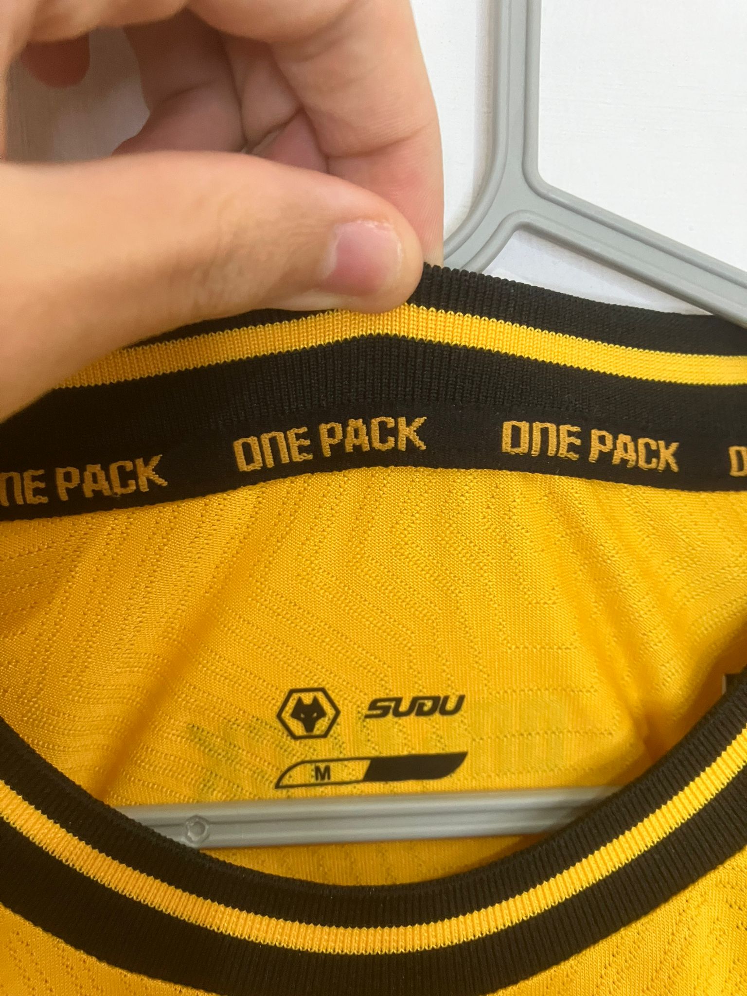 🐺 Solidez Uruguaya en la Premier – Wolves 2024/25 - Santiago Bueno