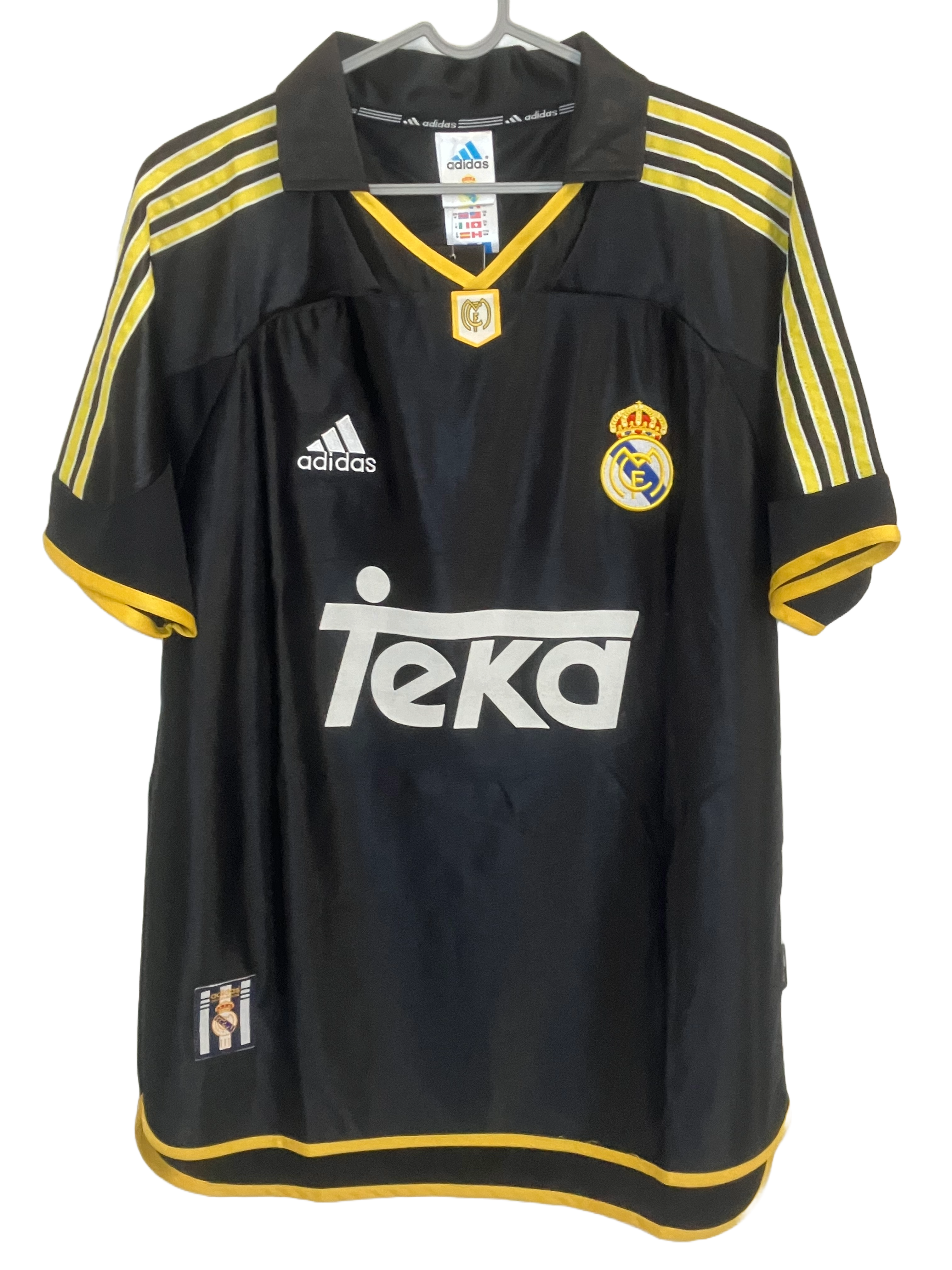 🚀 El Cañón de Bernabéu – Real Madrid Retro 1999/00 - Roberto Carlos