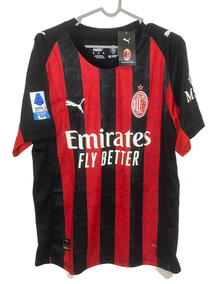 🎩 Clase Eterna en San Siro – AC Milan 2025/26 Titular - Luka Modrić