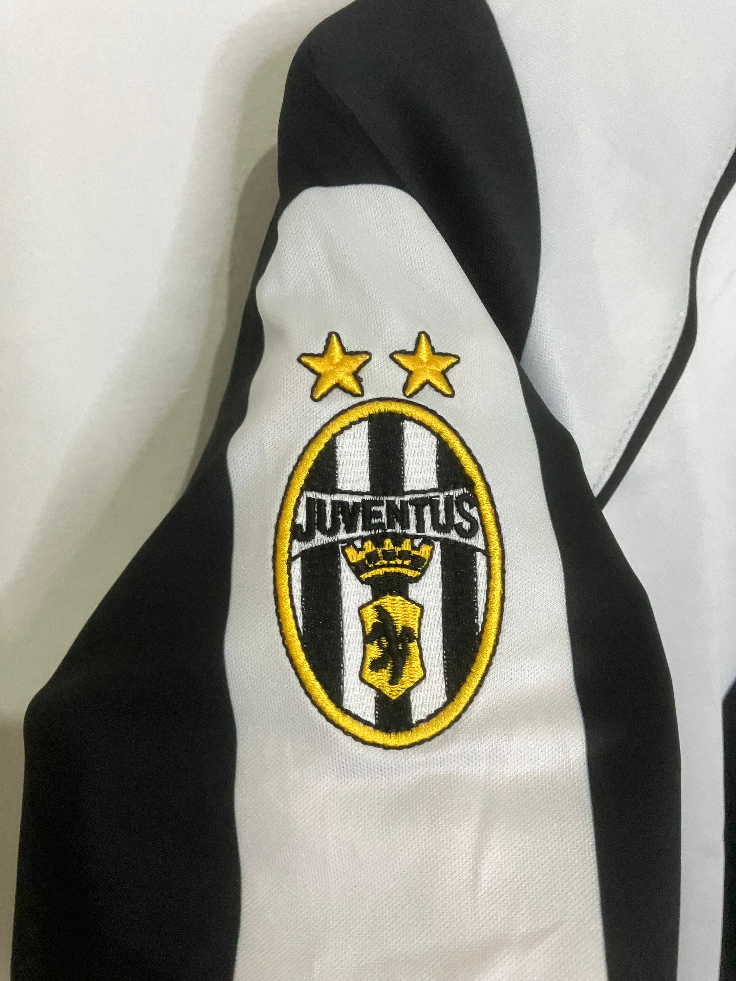 👑 La Elegancia del Rey – Juventus Retro 1997/98 - Zinedine Zidane