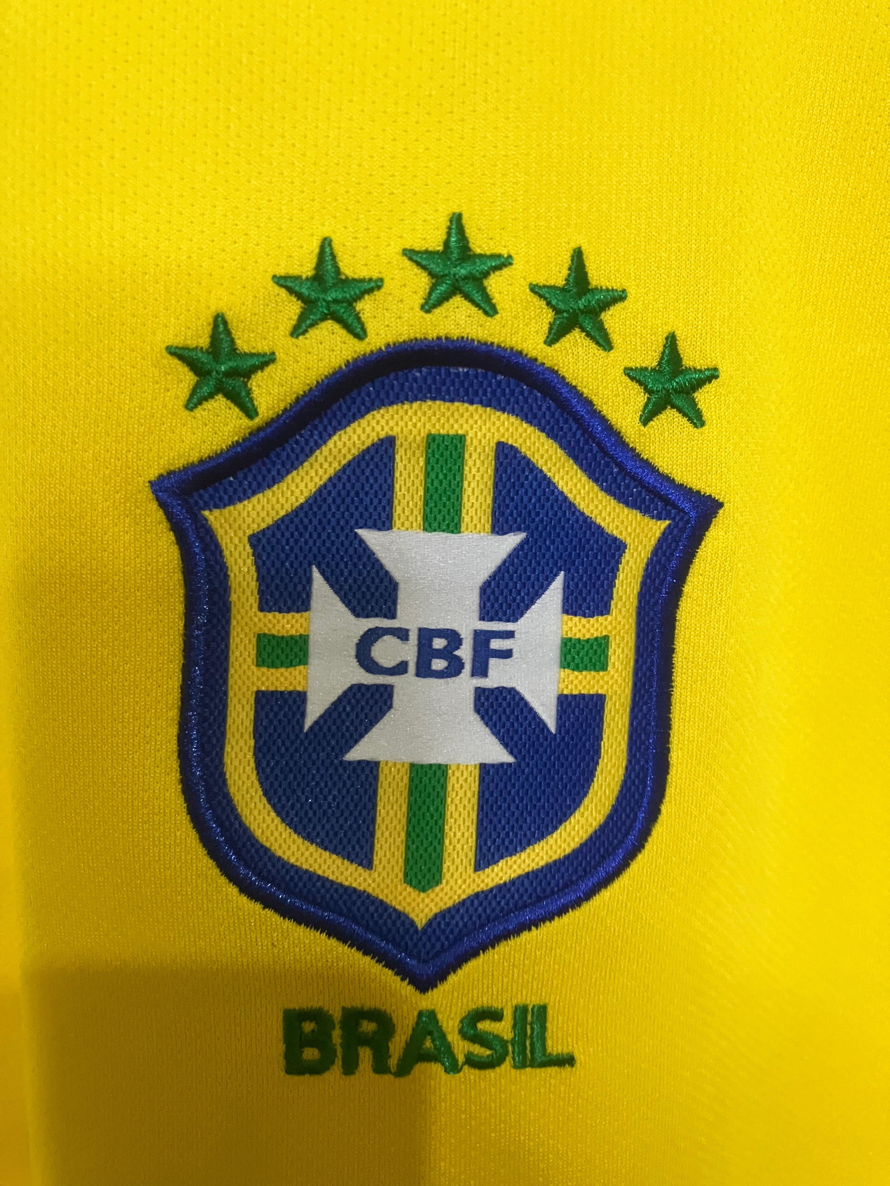 🤙 El Rey de la Sonrisa – Brasil Retro 2004 - Ronaldinho Gaúcho