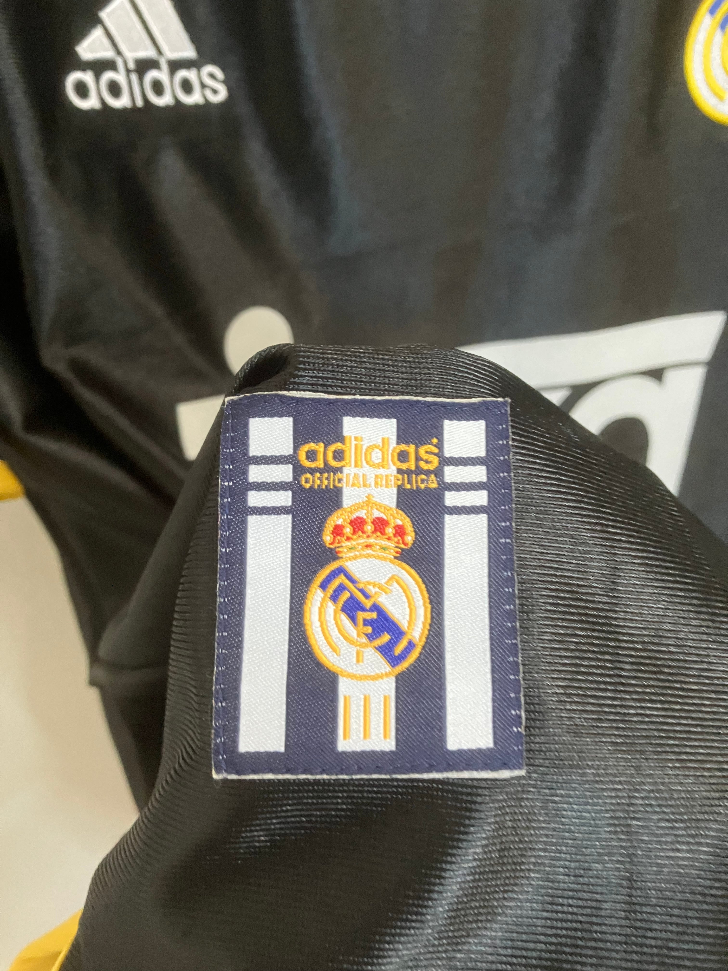 🚀 El Cañón de Bernabéu – Real Madrid Retro 1999/00 - Roberto Carlos