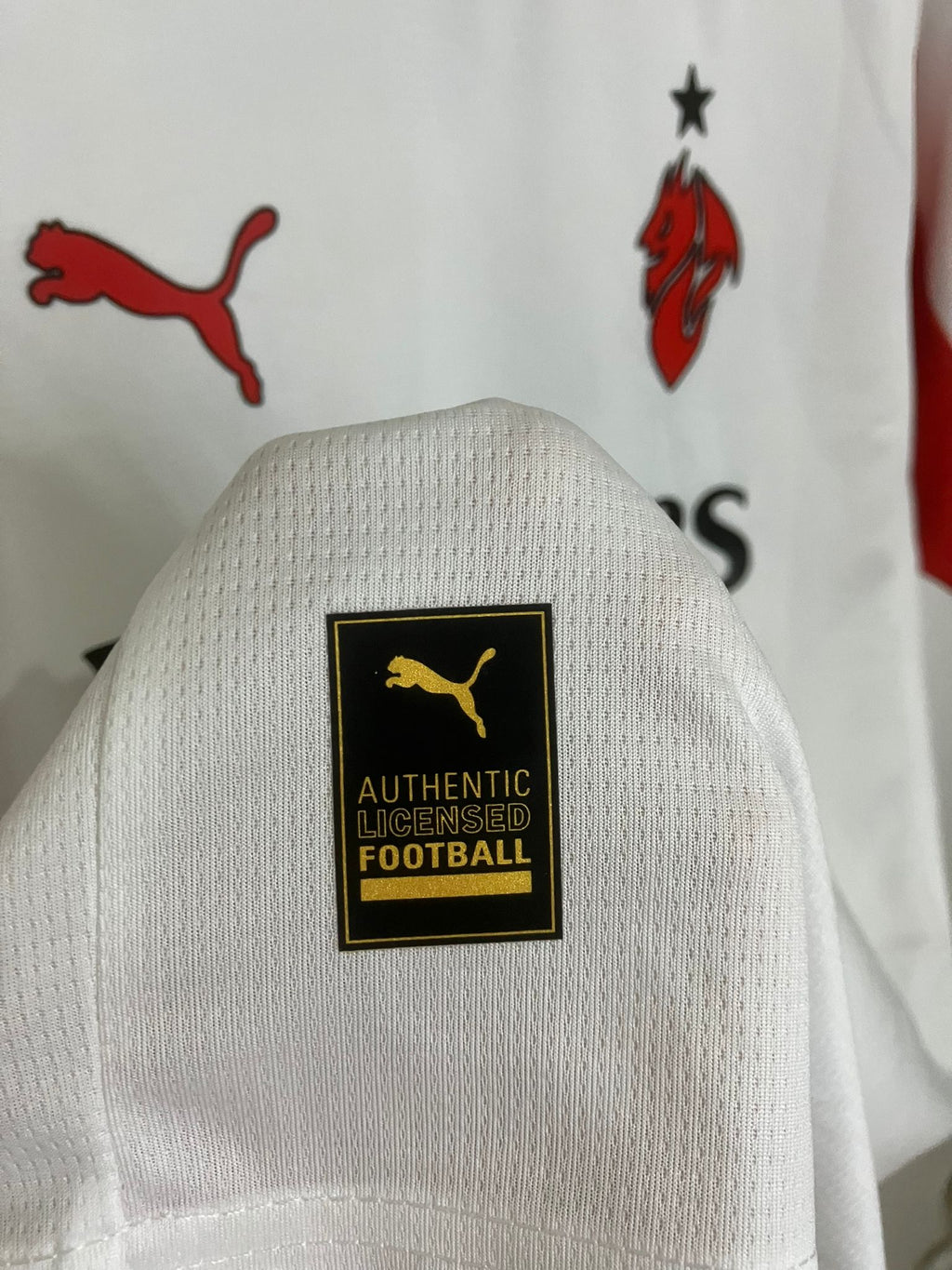 🎩 Clase Eterna en San Siro – AC Milan Alternativa 2025/26 - Luka Modrić