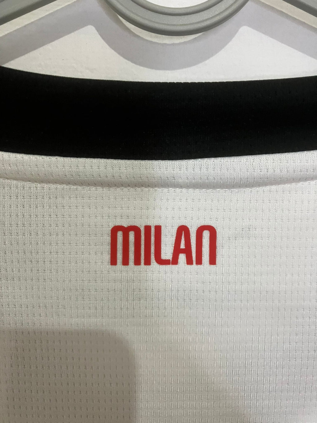 🎩 Clase Eterna en San Siro – AC Milan Alternativa 2025/26 - Luka Modrić