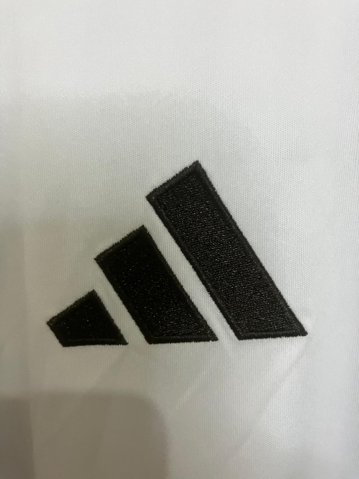 🦅 El Halcón de Los Aromos (Manga Larga) – Real Madrid Titular 2025/26 - Fede Valverde