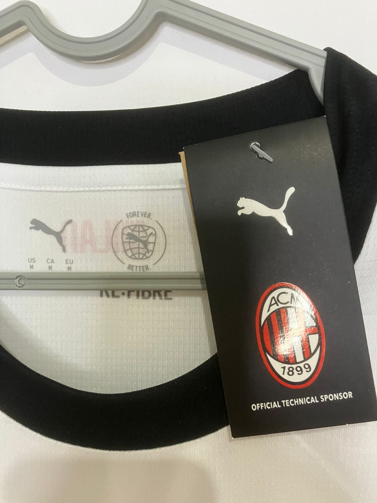 🎩 Clase Eterna en San Siro – AC Milan Alternativa 2025/26 - Luka Modrić